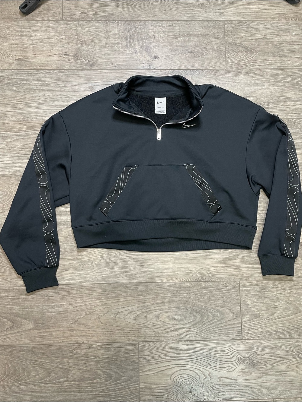 Nike Therma-FIT Black Quarter-Zip Cropped Pullover Sweatshirt - Women’s Medium